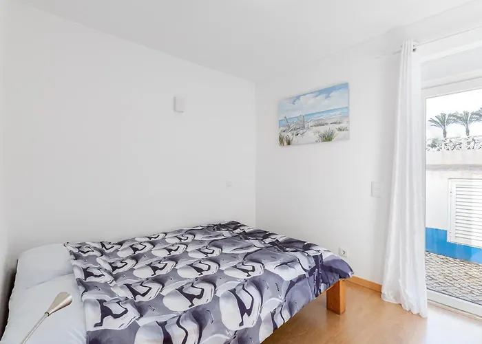 Home- Two Bedroom فيلة Luz