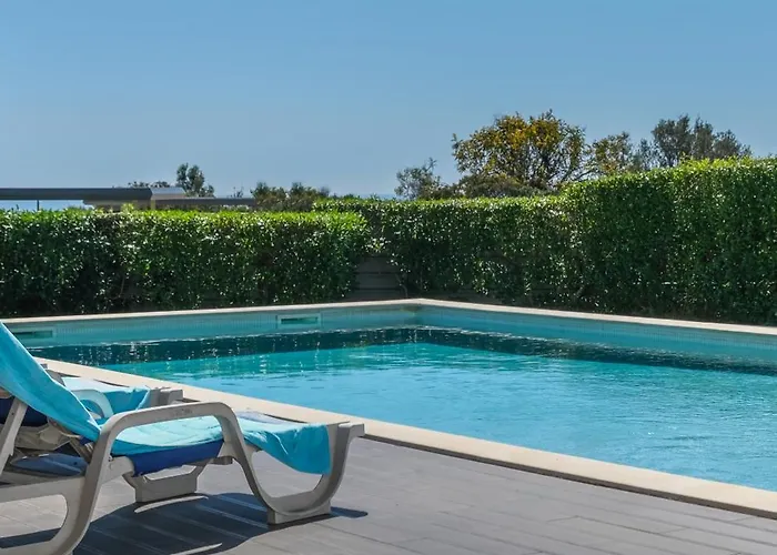 Villa Home- Two Bedroom Luz